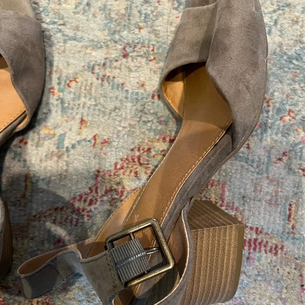 Target heels - Picture 2 of 3